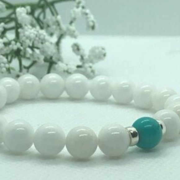 Arctic White Jade 8mm Beaded Bracelet with Turquoise Accent- Stretch Bracelet - Picture 1 of 1